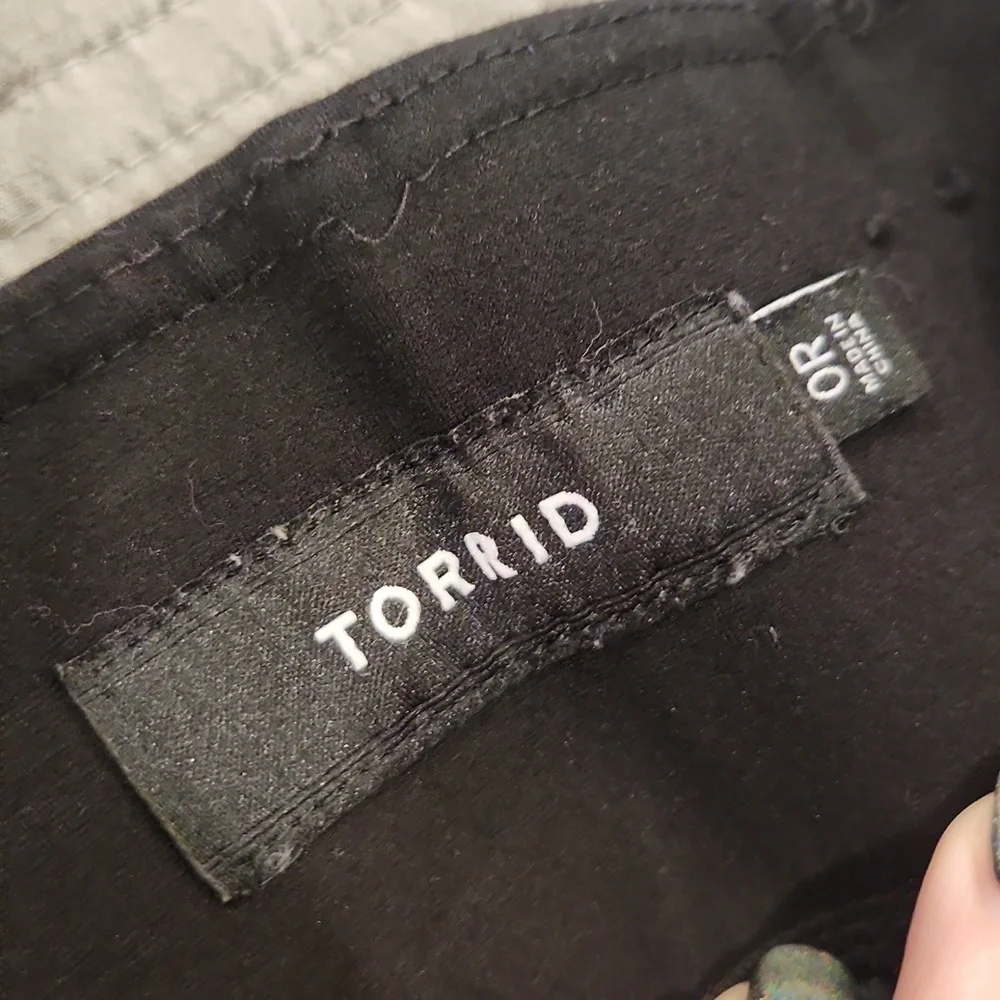 Torrid Classic Black Leggings Size 0 (L)